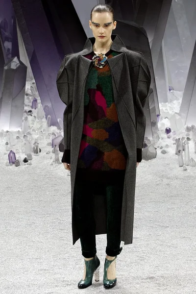 Look 25